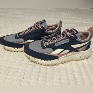 REEBOK CLASSIC WOMENS RUNNING SHOE